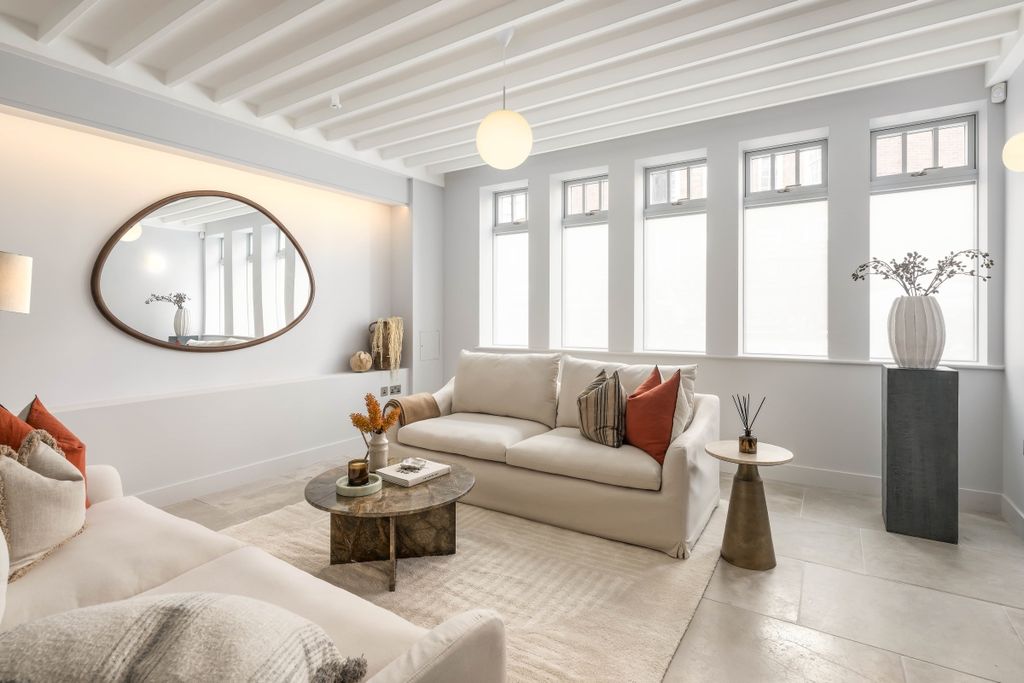 Property photo 1 of 17 Dilke Street