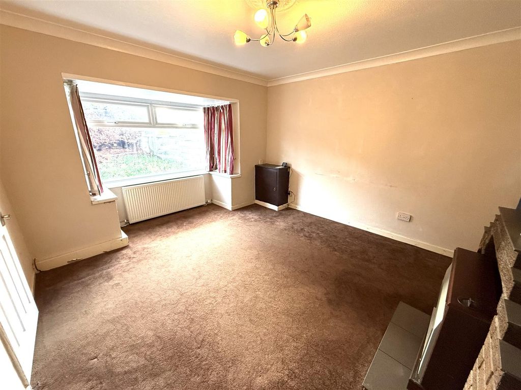 Property photo 3 of 11 Manor Road 5.Jpg