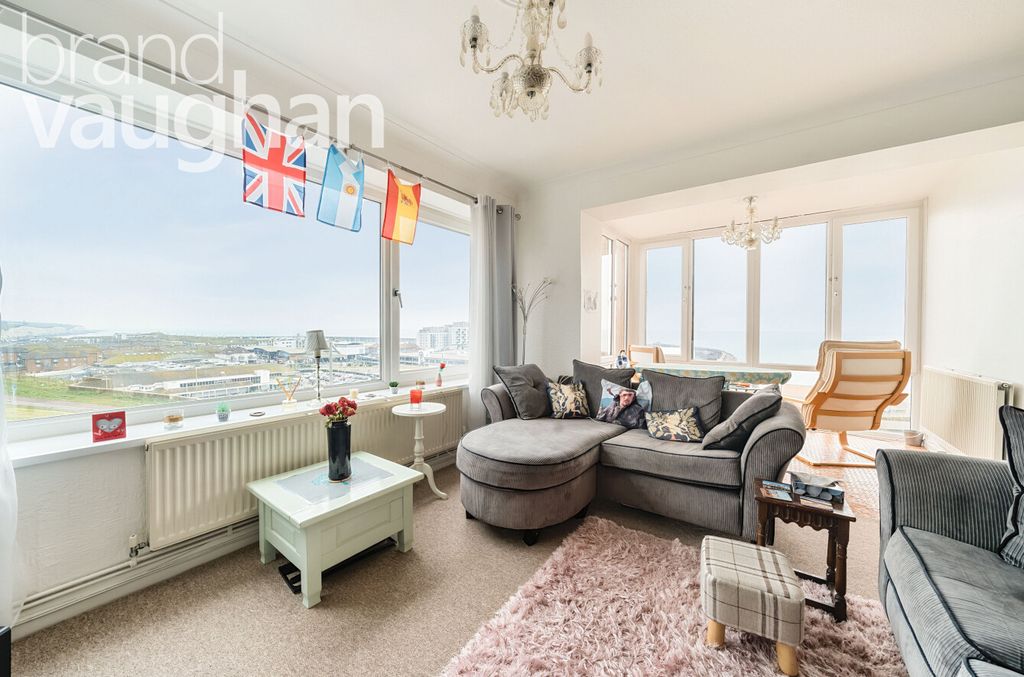 Property photo 3 of 10 Living Room