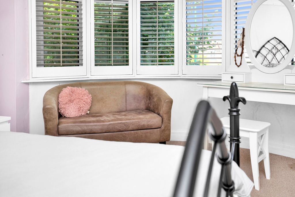 Property photo 2 of 22