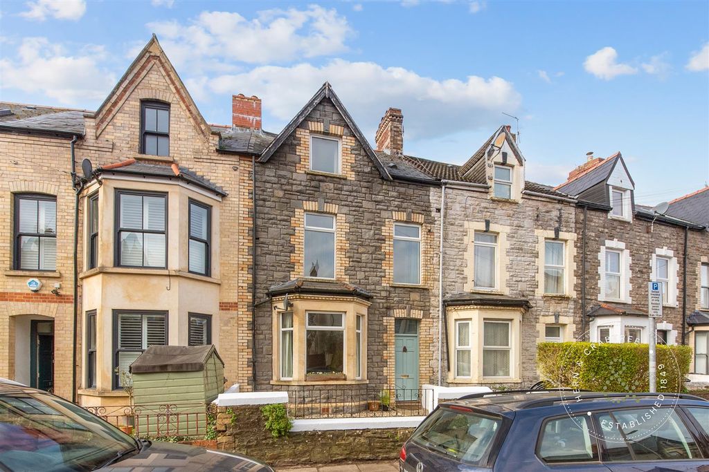 Property photo 1 of 33 Kings-Road-34.Jpg