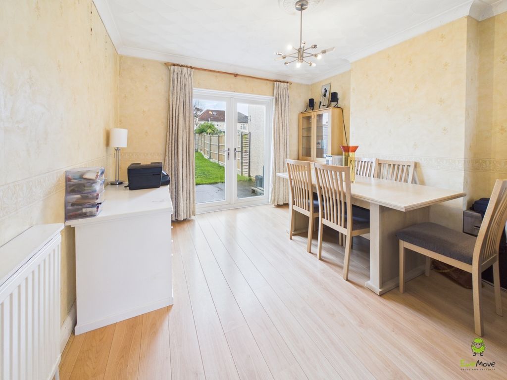 Property photo 3 of 21 Presented By Clinton At Ewemove Bexleyheath And Da