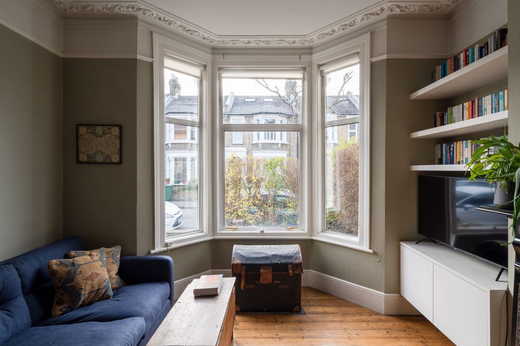 Property photo 2 of 31