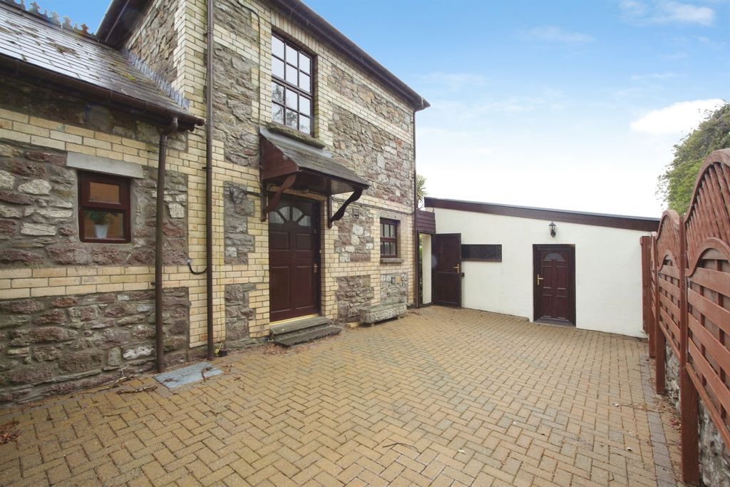Property photo 2 of 37