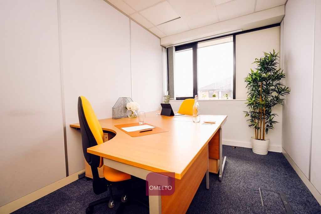 Property photo 1 of 4 Office To Rent