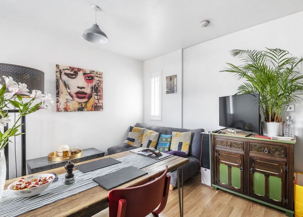 Property photo 2 of 10 d8A1400E-53Fc-4A3B-9F87-955100Aa733d