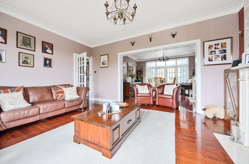 Property photo 3 of 24 1329672-12-6880Dffb5690B.Jpg