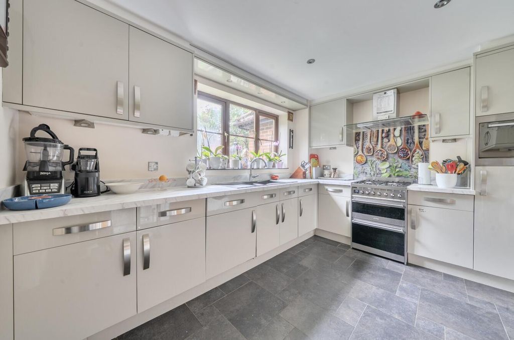 Property photo 3 of 20 1478666-4-6A340F75F02d2.Jpg
