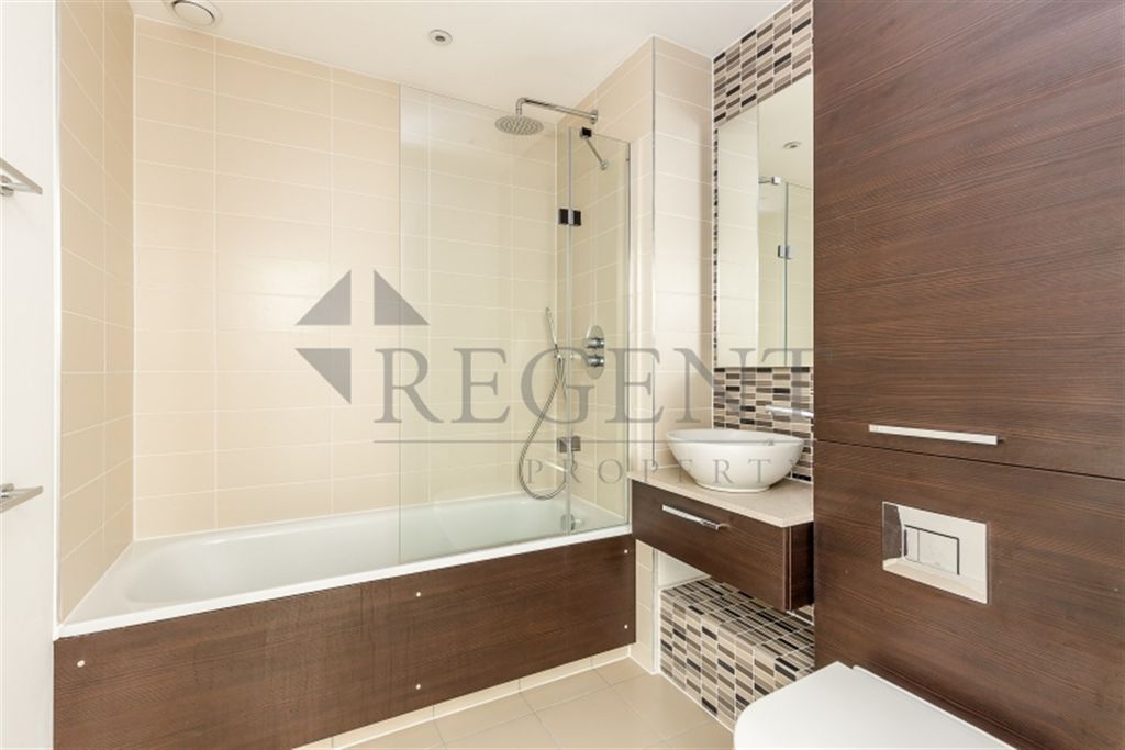 Property photo 3 of 7 Bathroom