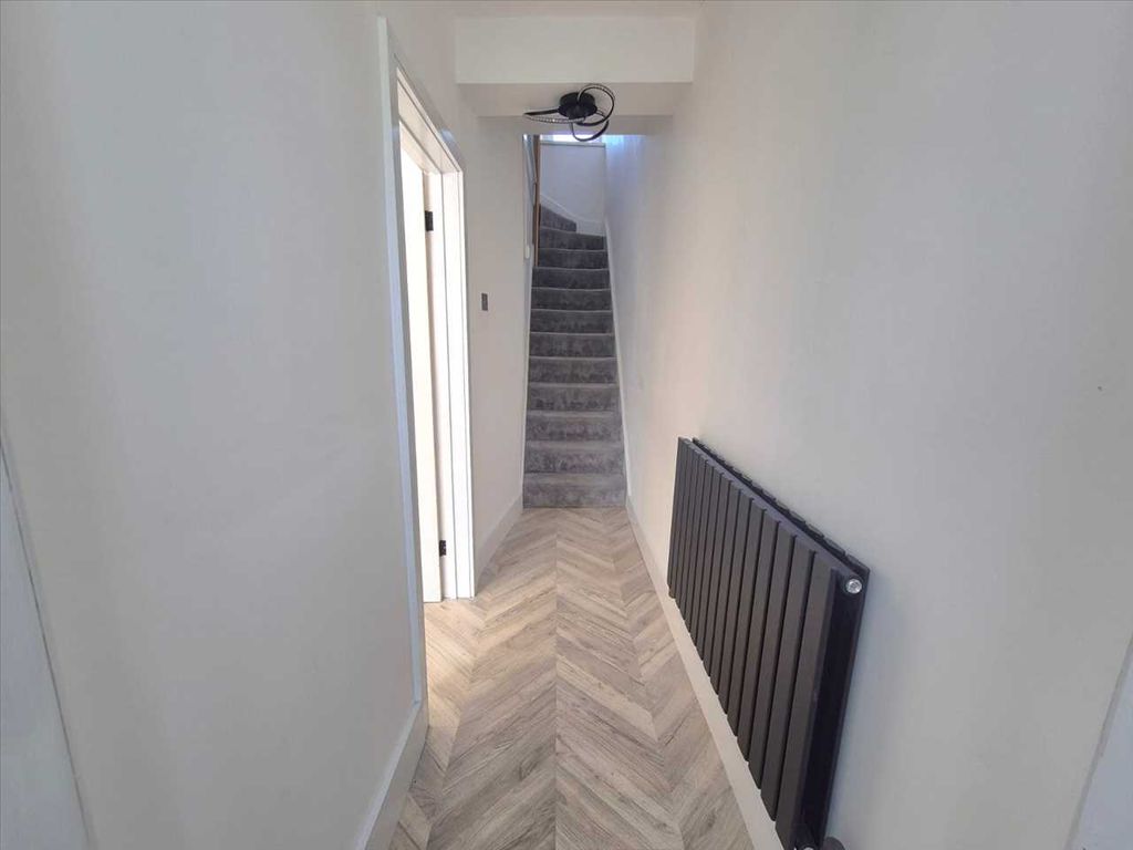Property photo 2 of 22 Hall
