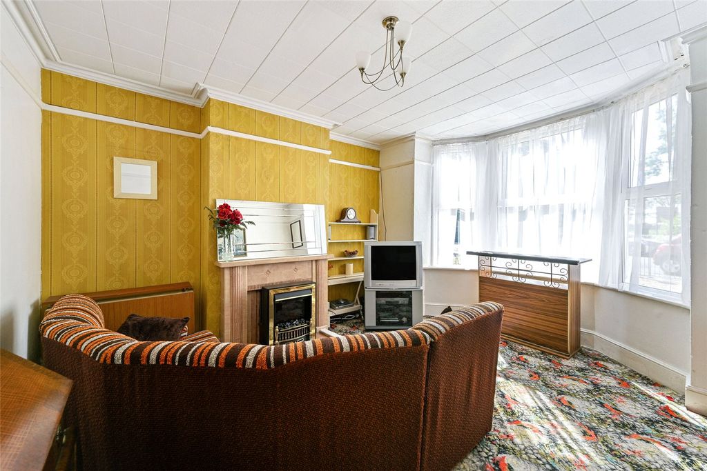 Property photo 3 of 10 Sitting Room