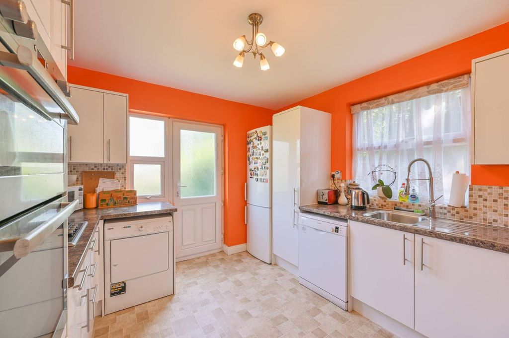 Property photo 1 of 16