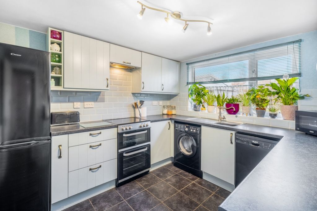 Property photo 3 of 26 Pondarosa (Frampton)-20