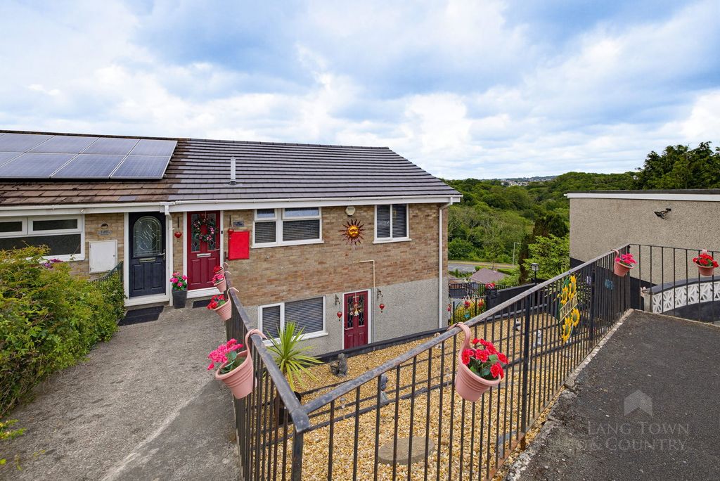 Property photo 1 of 36