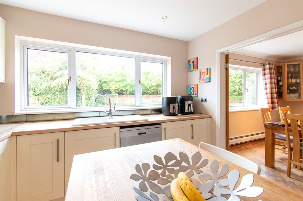 Property photo 3 of 22 Picture No. 12