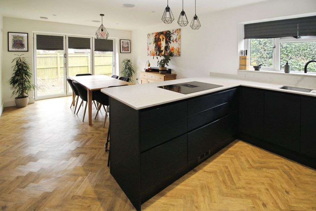 Property photo 2 of 24 Kitchen