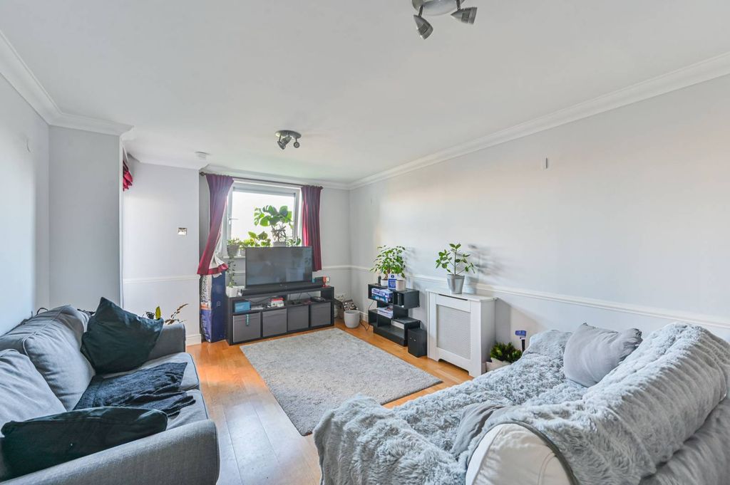 Property photo 3 of 16