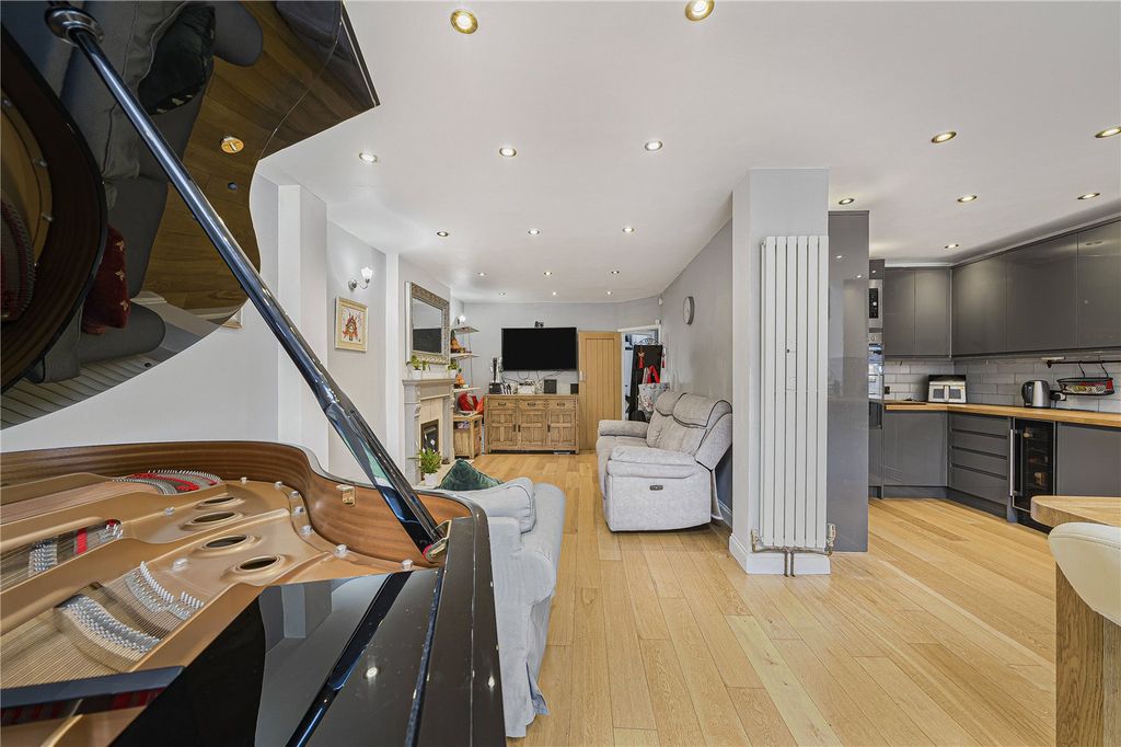 Property photo 3 of 41 Kitchen