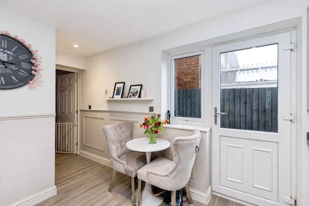 Property photo 3 of 14 Kitchen/Diner