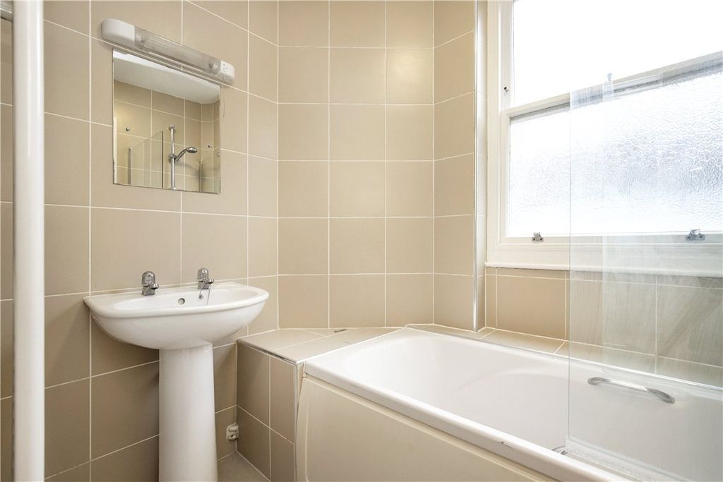 Property photo 3 of 9 Picture No. 11