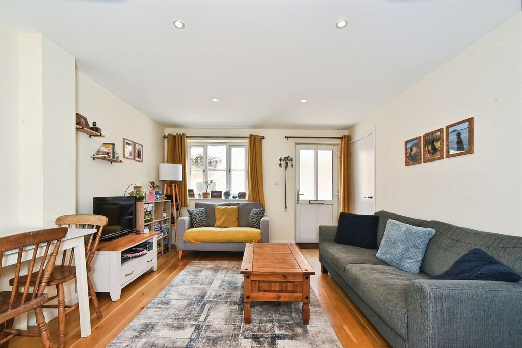 Property photo 2 of 14