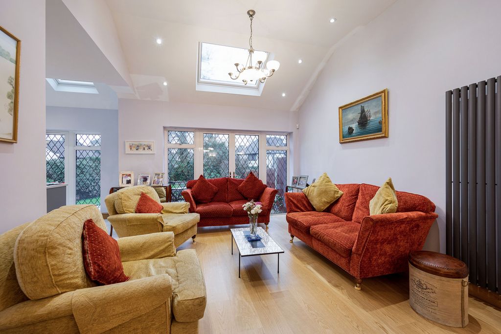 Property photo 2 of 36