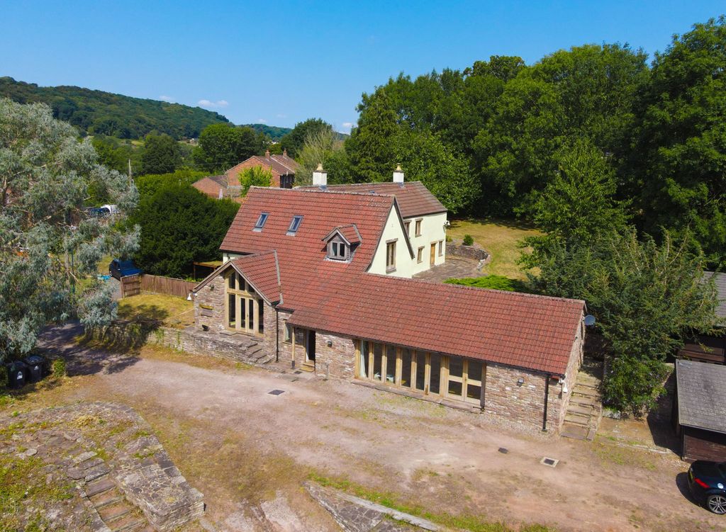 Property photo 1 of 39