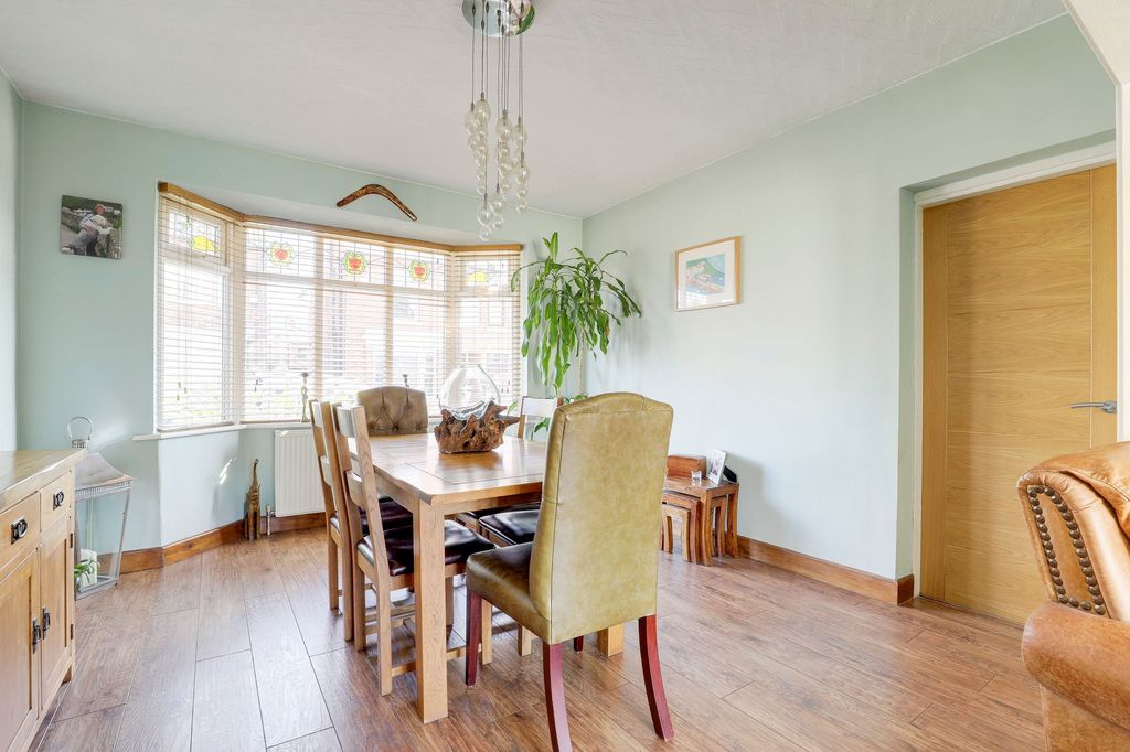 Property photo 2 of 34