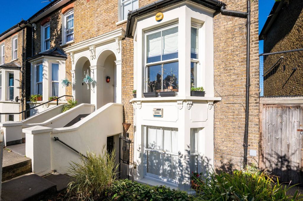 Property photo 1 of 27