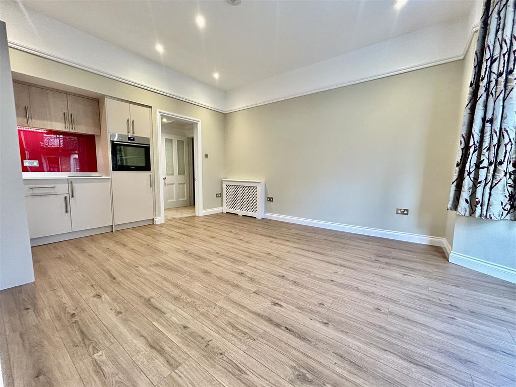 Property photo 3 of 10 Living Room