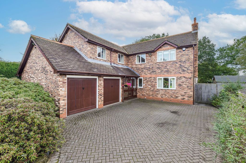 Property photo 2 of 34