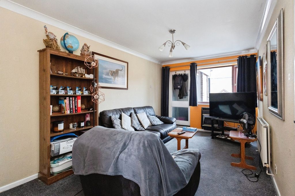 Property photo 3 of 13 Pbox-Img.Jpg