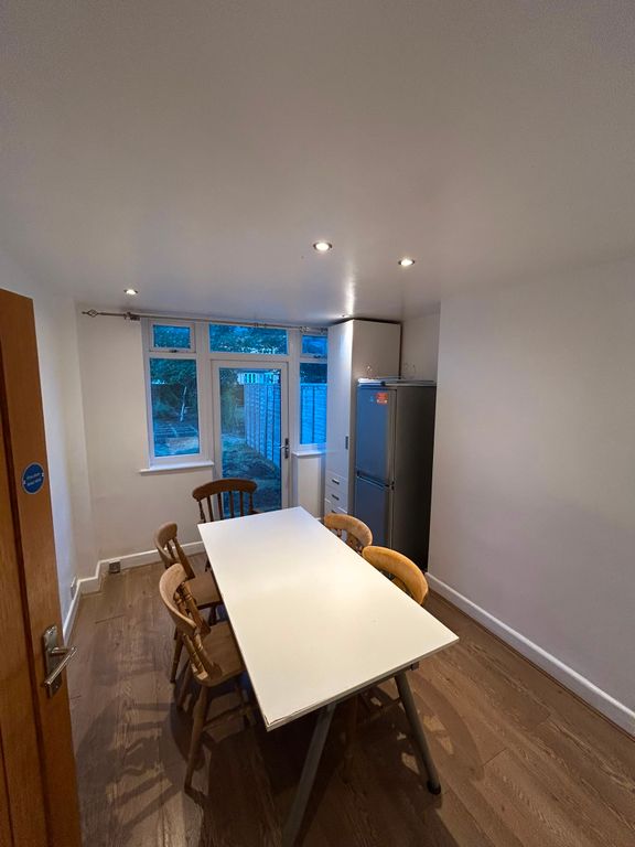 Property photo 1 of 2