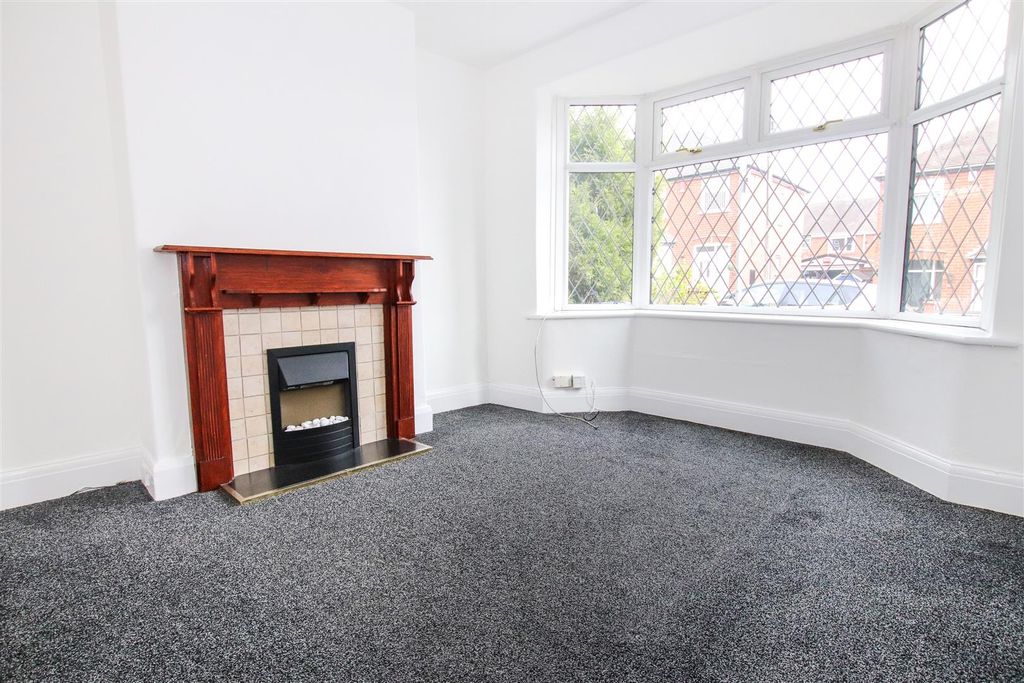 Property photo 2 of 11 Dining Room