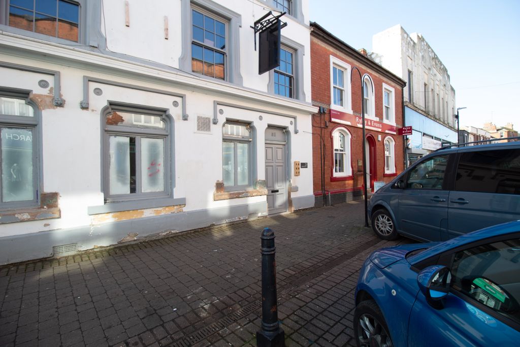 Property photo 1 of 6