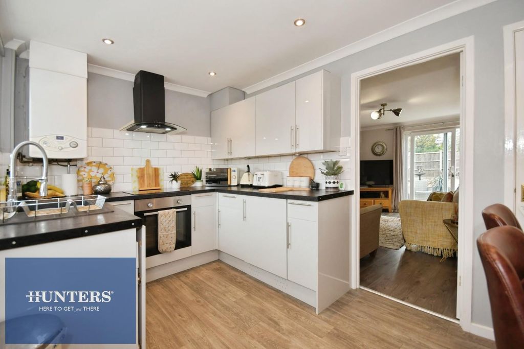 Property photo 2 of 16 Kitchen 2.Jpg