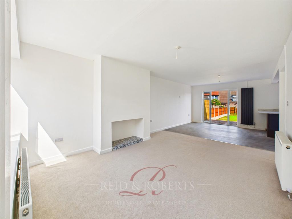 Property photo 3 of 27 Cam03999G0-Pr0178-Still019.Jpg