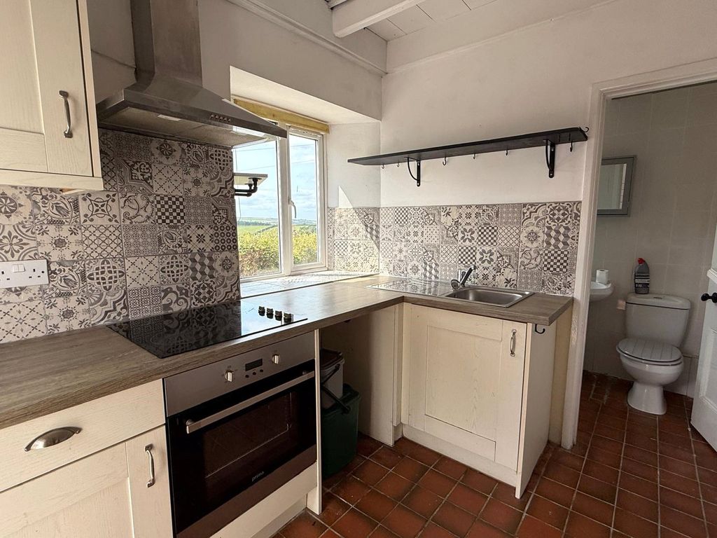 Property photo 2 of 19 Kitchen
