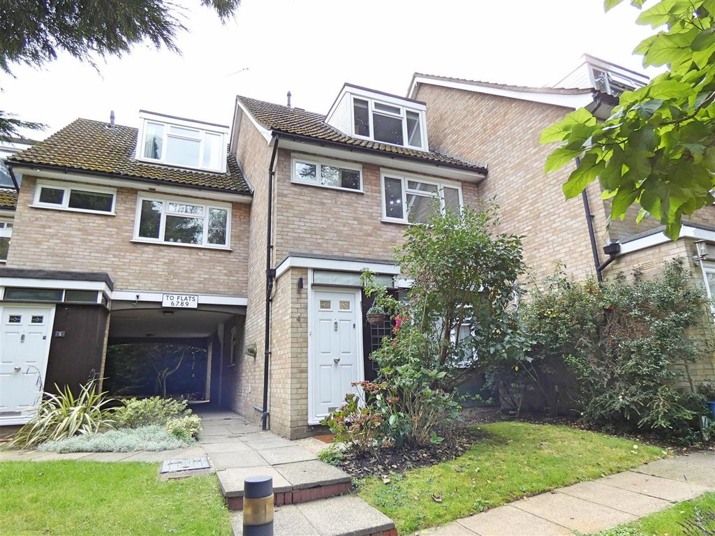 Property photo 1 of 10 Exterior: