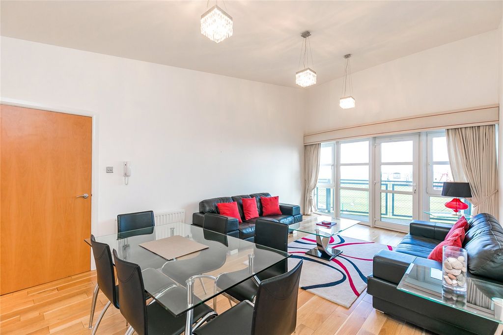 Property photo 3 of 8 Photo 3