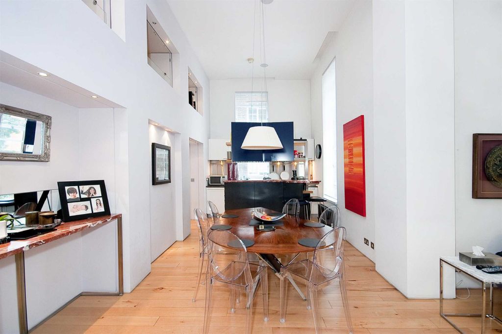 Property photo 2 of 10 Photo