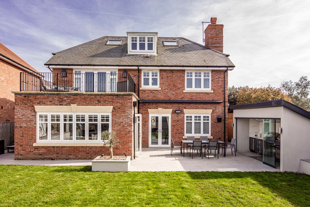 Property photo 2 of 21