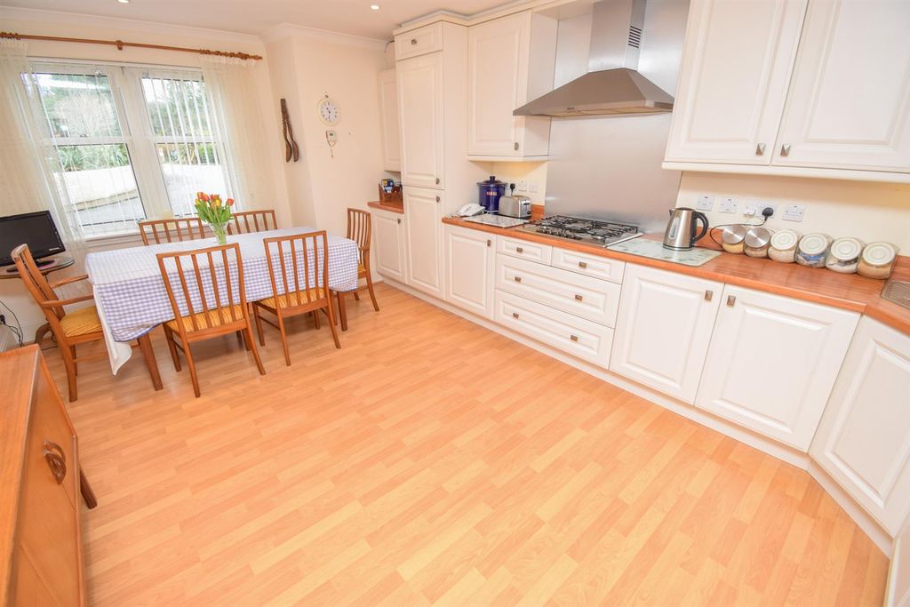 Additional image 6 of 2 bed flat for sale3 Islands House, Islands Court, Islands Bank Road, Inverness IV2