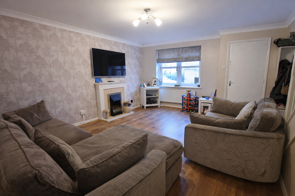 Property photo 2 of 23 Lounge