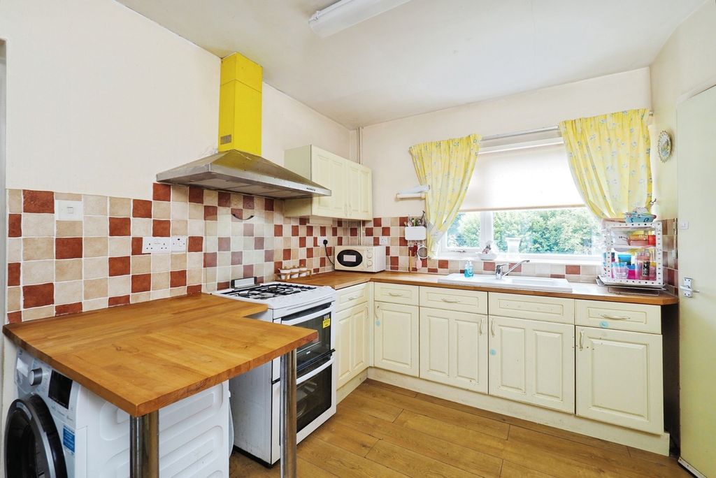 Property photo 2 of 27 Pbox-Img.Jpg