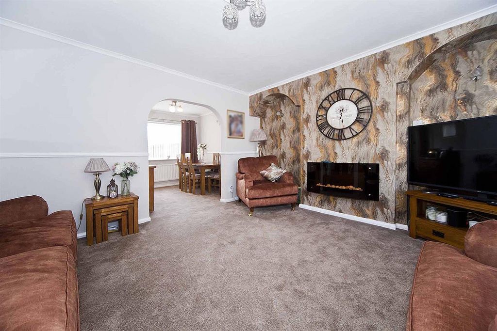 Property photo 2 of 28