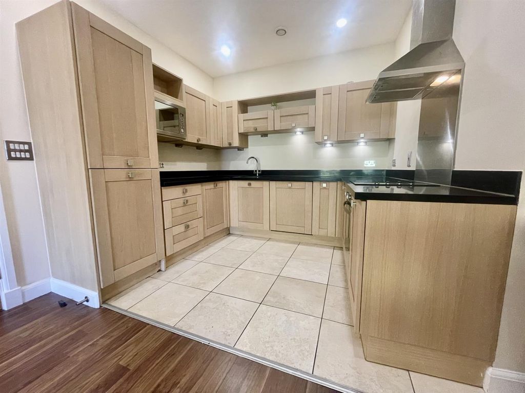 Property photo 3 of 19 dab7208d-7Afe-4E30-9c95-A0B9Bf502d95.Jpg