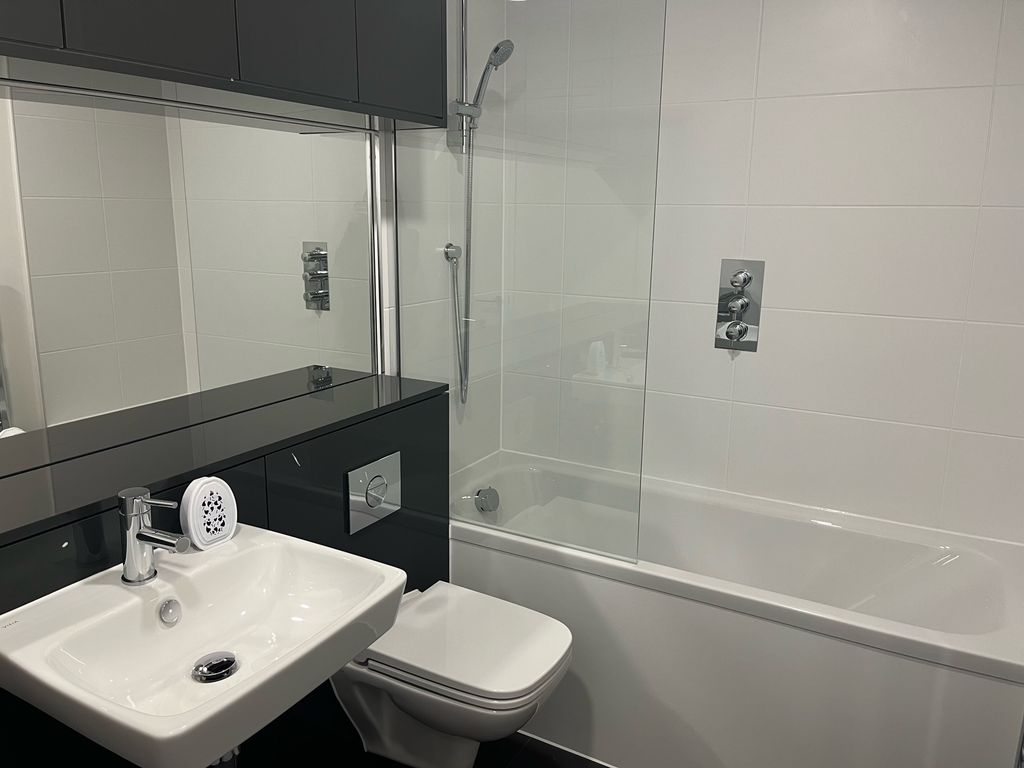 Property photo 2 of 7 Bathroom