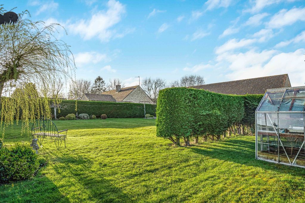 Property photo 3 of 16 Picture No. 20