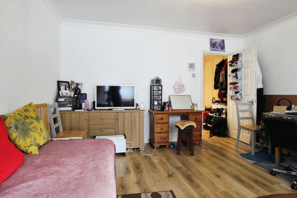 Property photo 3 of 17 Photo